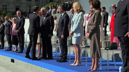 Francia conmemora el 14 de julio en plena inestabilidad política