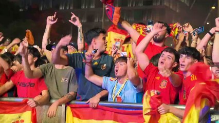 Скачать видео: España derrota a Inglaterra y se proclama campeona de la Eurocopa