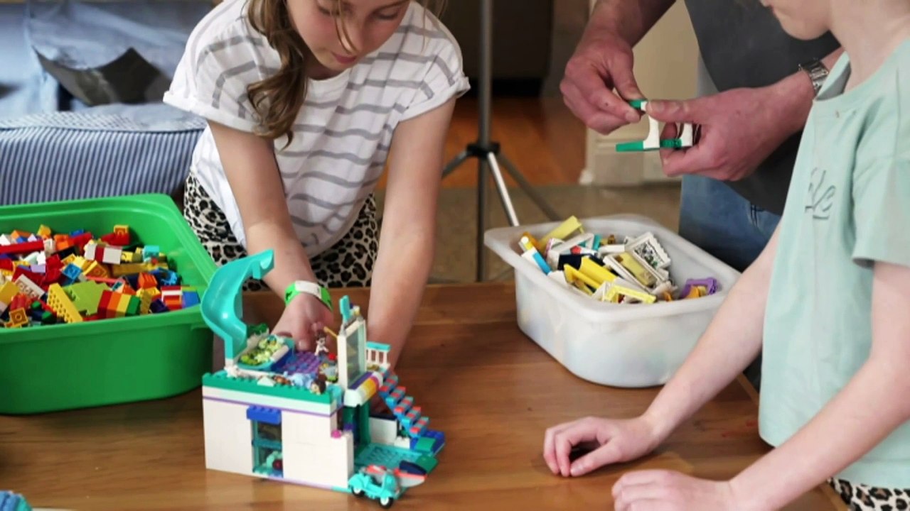 Foster carers in Victoria leaving system due to rising costs and red tape, child welfare advocates concerned