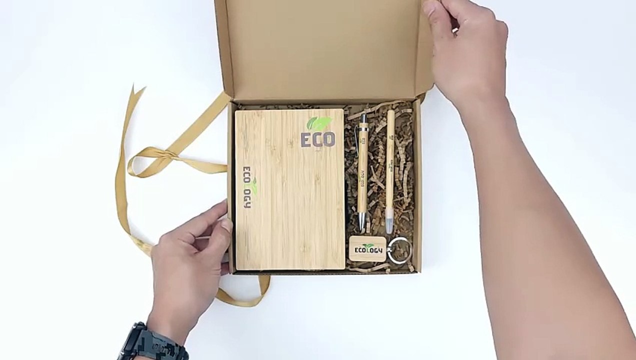 Bộ Quà Tặng ECO3 Thân Thiện Môi Trường - Sổ Tre, Bút Bi Tre, Bút Chì Tre Và Móc Khóa Tre In Logo (1)
