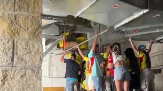 Coppa America, i tifosi senza biglietto entrano allo stadio dal condotto di ventilazione