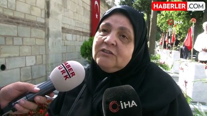 15 Temmuz Şehitlerinin Yakınları Edirnekapı Şehitliği'nde Ziyarette Bulundu