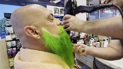 Hatay'da ki esnaf ruh haline göre sakallarının rengini değiştiriyor