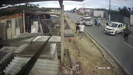 Torcedores do CSA são emboscados e agredidos durante ataque em Avenida de Maceió