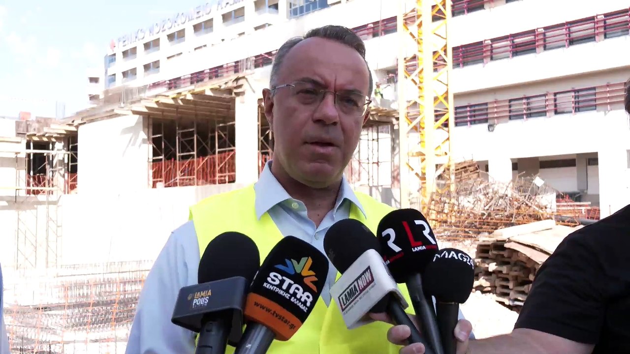 Ο Χρήστος Σταϊκούρας στην Ογκολογική Κλινική το...