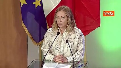 Meloni ai manifestanti a Bagnoli: "Dateci possibilit? di cambiare le cose"