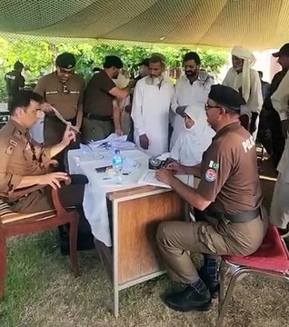 ڈی پی او عمر محی الدین نے عوام کے درمیان ایسا فیصلہ کیا کہ عوام داد دیے بغیر نہ رہ سکے اپ بھی دیکھیں اور فیصلہ کریں کہ فیصلہ کیسا تھا