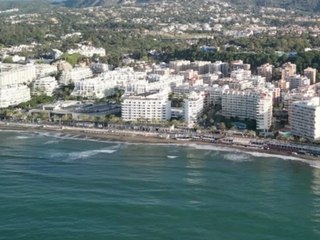 750 Euro Strafe für Urinieren am Strand von Marbella
