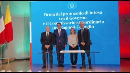 De Luca a Meloni: "Sono il civile De Luca" e lei: 'Gentilissimo'