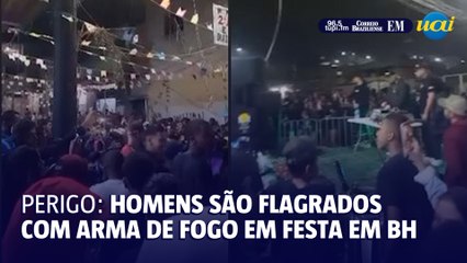 Homens são flagrados levantando arma de fogo em festa na Grande BH