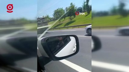 Otobanda tehlikeli yolculuk!