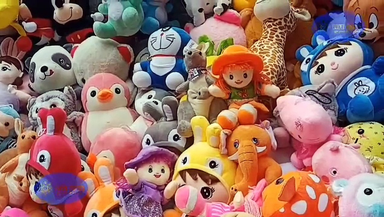 Footpath ki Cute Soft Toys Shop: Teddy Bears aur Dolls Ka Jahan