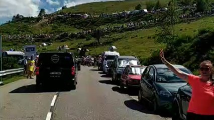 La caravan del Tour de Francia durante la etapa 15.