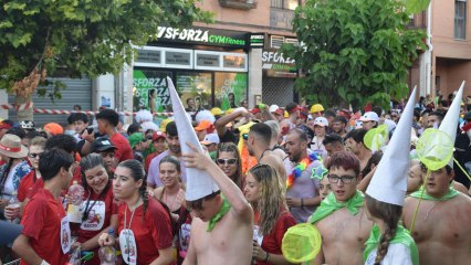 El desfile de peñas de La Cistérniga, este lunes