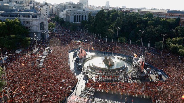 Así ha celebrado la selección su victoria en la Eurocopa por las calles de Madrid