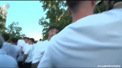 Espagne - Unaï Simon en forme durant les célébrations !