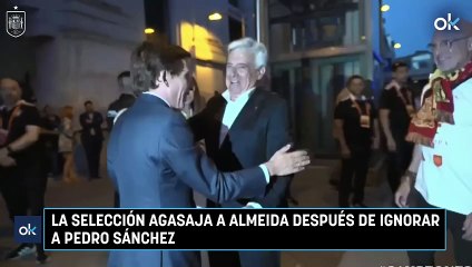 La selección agasaja a Almeida después de ignorar a Pedro Sánchez