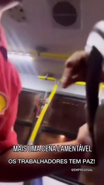 Rivais de torcidas organizadas brigam dentro de ônibus em Maceió