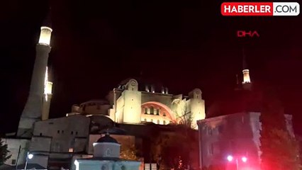15 Temmuz Şehitleri için Ayasofya ve Sultanahmet Camii'nde sela okundu