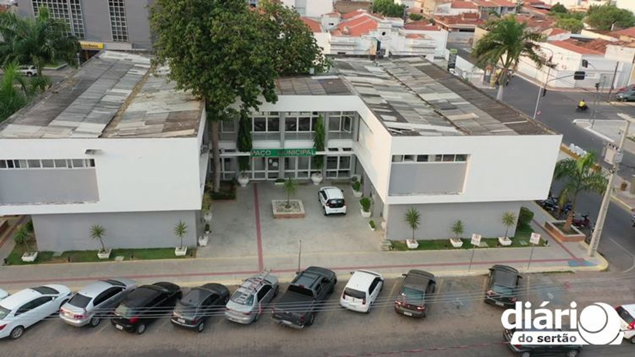 Com locação de máquinas, veículos e materiais, prefeitura de Sousa estima gastar mais de R$ 1 milhão