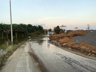 Genangan Air di Jalan Akses Bandara VVIP IKN