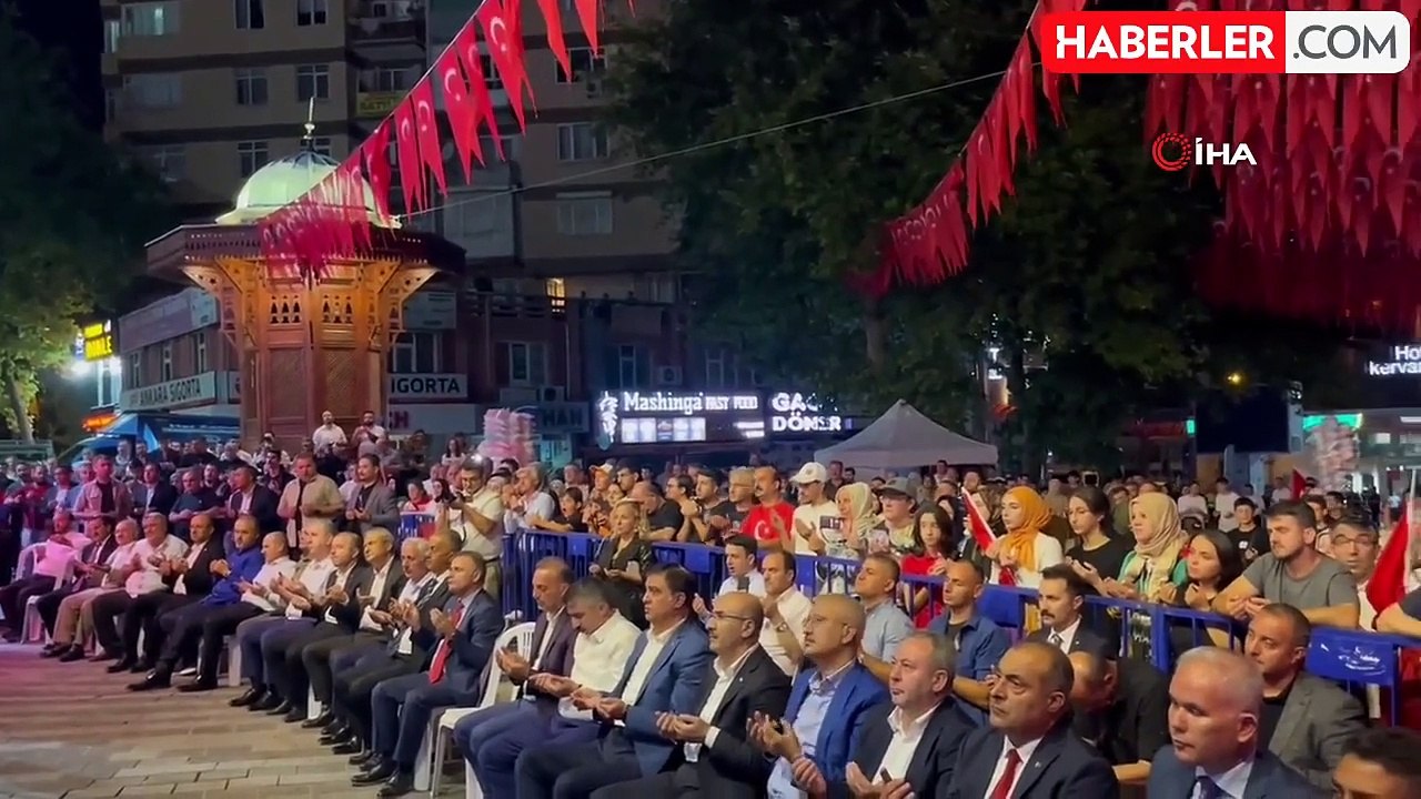 15 Temmuz Demokrasi ve Milli Birlik Günü'nde Bursa'da şehitler için dualar okundu