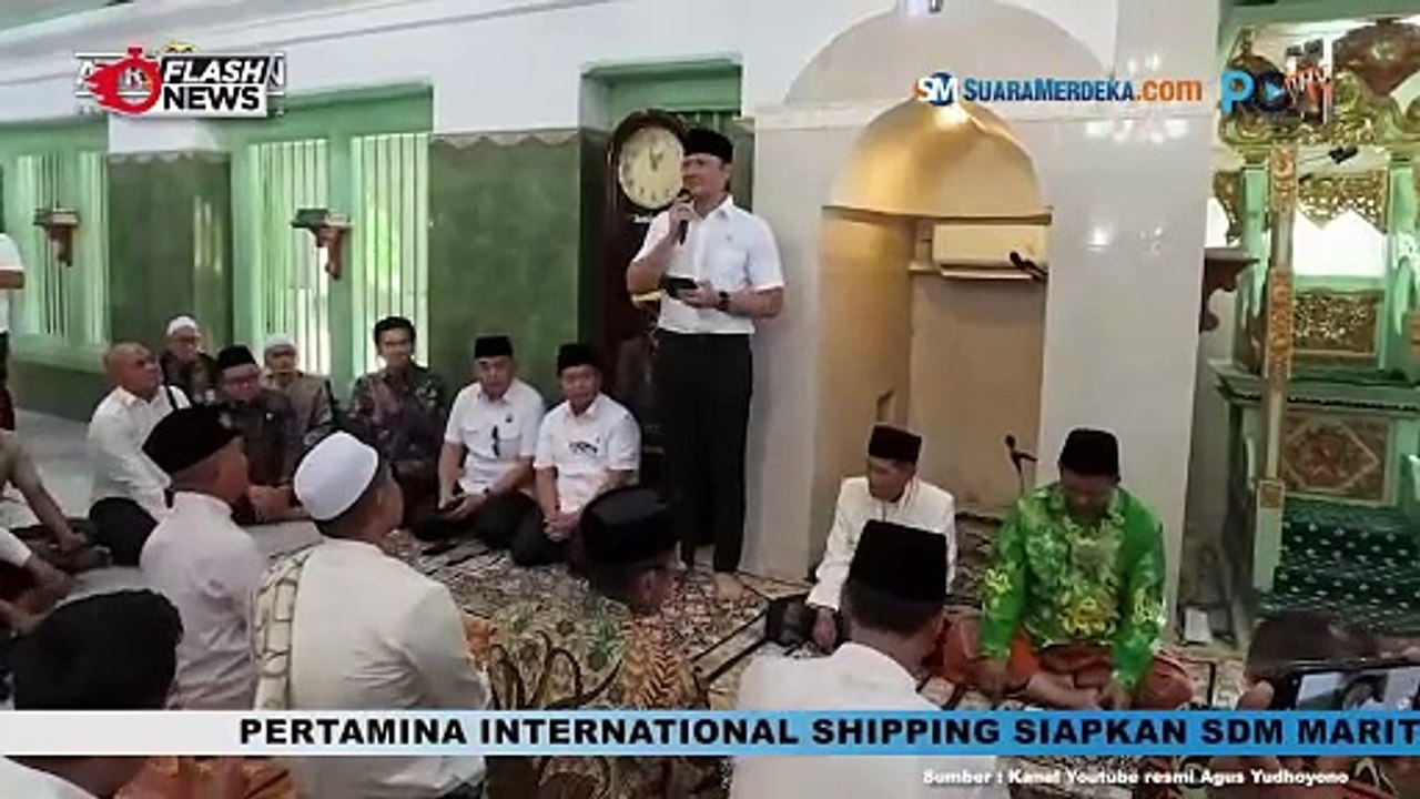 Kementerian ATR BPN Serahkan Sertifikat Wakaf Masjid Sunan Giri dan Ziarah Makam di Gresik