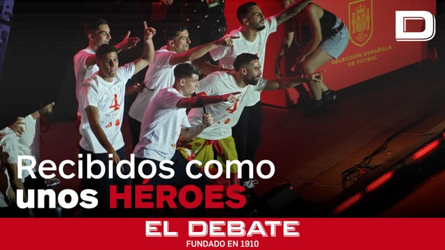 Los campeones se montan su particular concierto en Cibeles y enamoran a toda España con su encanto