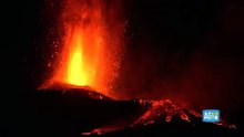 La spettacolare eruzione dell'Etna: la colonna di cenere ha raggiunto i 6.000 metri