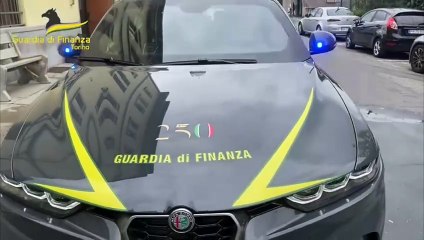 Riportavano i simboli del «Made in Italy», ma erano interamente prodotti in Asia: sequestrati 1300 scooter