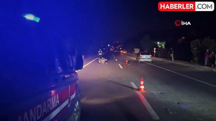 Motosikletle araca çarpıp yere düşen gence, yerde yatarken başka bir araç çarptı