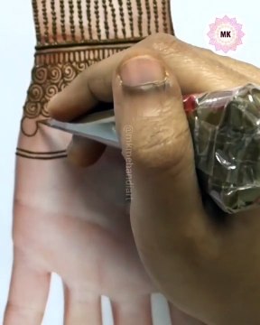 niti taylor wedding inspired mehndi design #nititaylor #wedding #mehndi #mehndidesign #hennadesign #henna #mehndiindia #mehndiforhands #mehndi_design #mehndiinspiration #mehndiforwedding #dulhanmehndi #bridalmehndi #mkmehandiart #mkmehandi