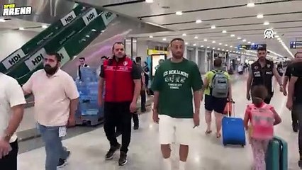 Fenerbahçe, Cenk Tosun'u açıkladı! İstanbul'a geldi...