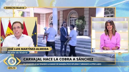 Almeida saca la cara por Carvajal después de su 'troleo' a Sánchez