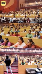 पाकिस्तान से आगे बढ़ गए? || आचार्य प्रशांत