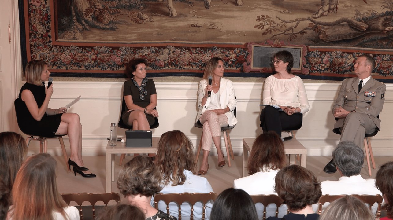 Think & Do Tank Marie Claire : Conférence sur la représentation des femmes dans la Défense.