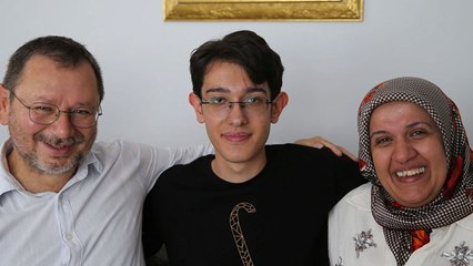 Depremzede Arda Taşdemir, YKS'de Türkiye birincisi oldu