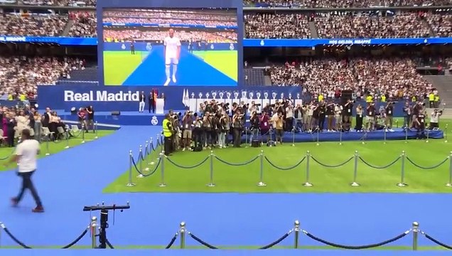 L'arrivée de Mbappé au Bernabeu sous l'ovation des fans madrilènes