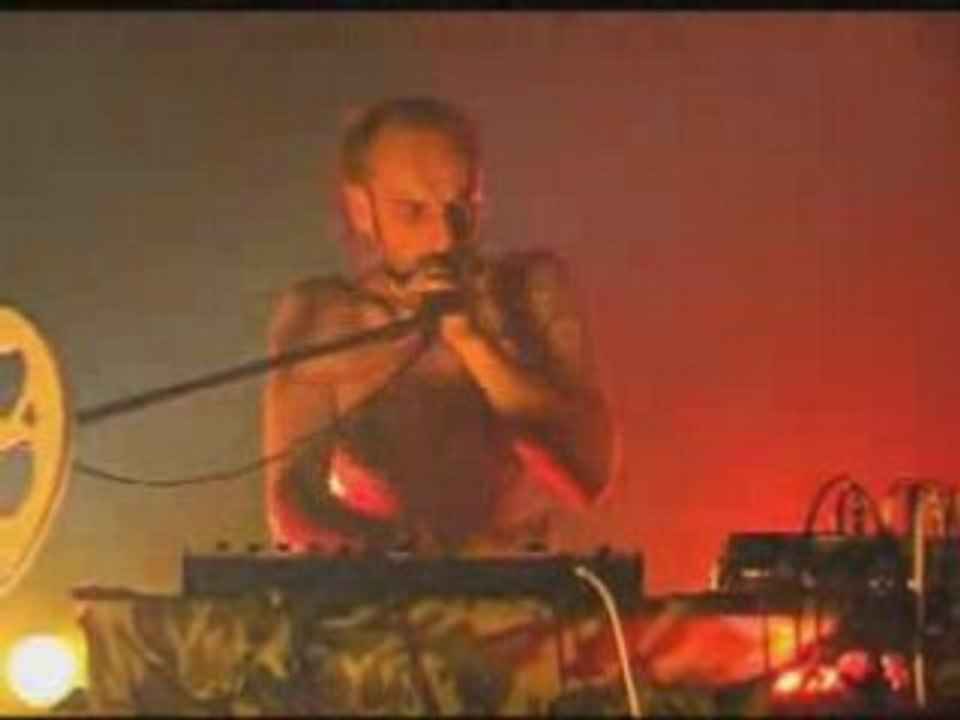 Naguax-concert-studios-de-virecourt-dec-2005_md