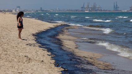 Prohíben el baño en varias playas de Valencia por un vertido contaminante