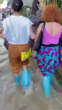 Milano, Via fontana allagata per un errore negli scavi sul manto stradale