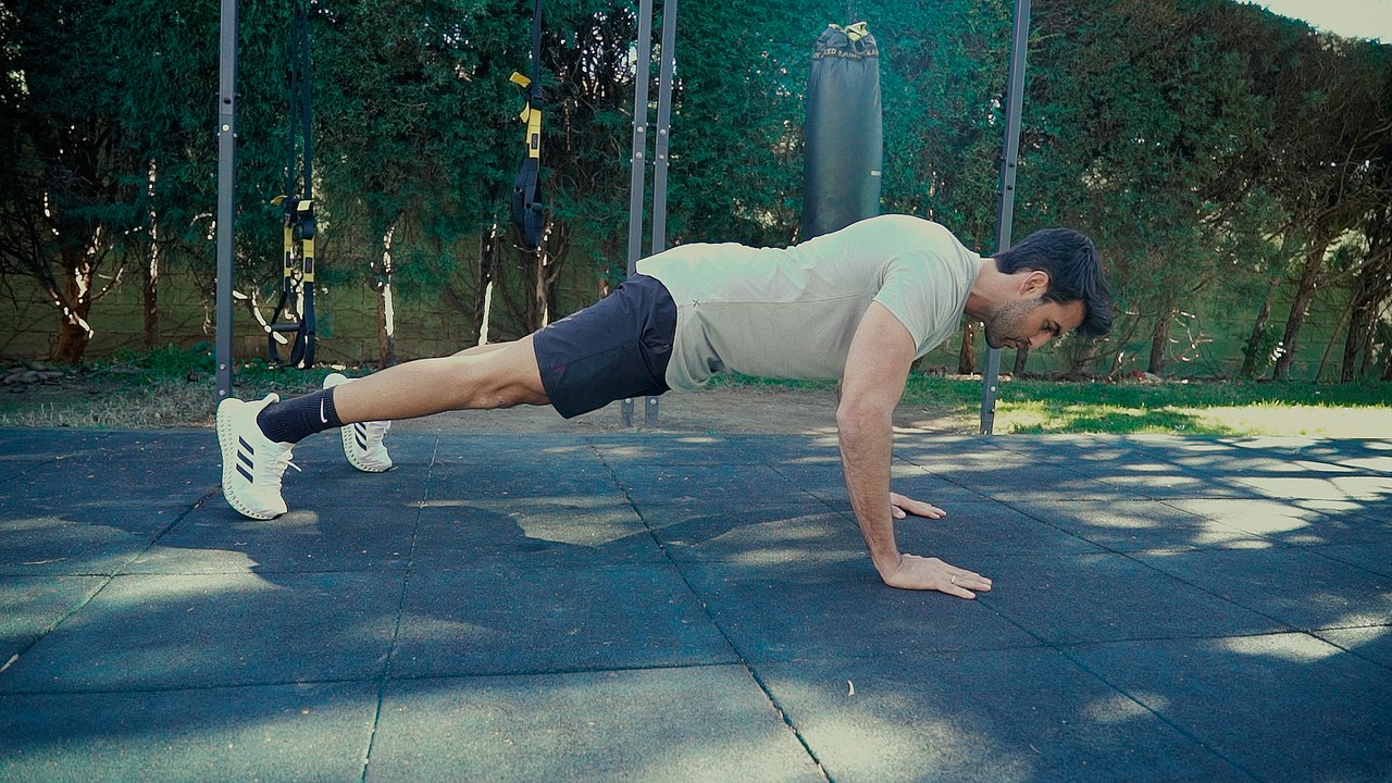 Cinco ejercicios para estar en forma este verano