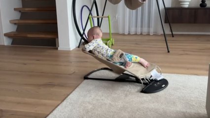 Dad secretly records little boy's escape from the baby bouncer