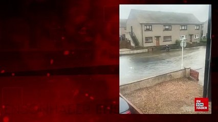 Göle dönen yolda balık tutmaya çalışan adam