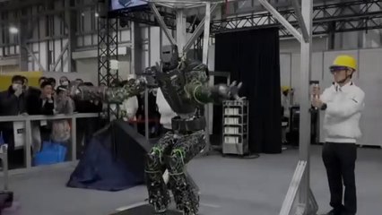 Robots آلة تصوير تمثل الروبوتات البشرية مزيجًا رائعًا من التكنولوجيا والتصميم البشري، ولا تستنسخ المظهر الخارجي فحسب، بل أيضًا جوانب معينة من السلوك البشري. وتغطي تطبيقاتها المتنوعة مجالات مثل الطب والصناعة والأبحاث، مما يفتح آفاقًا جديدة في مجال الروبوتا