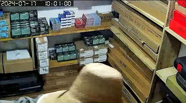 Grupo invade clube de tiro, sequestra trabalhadores e rouba armas em SC