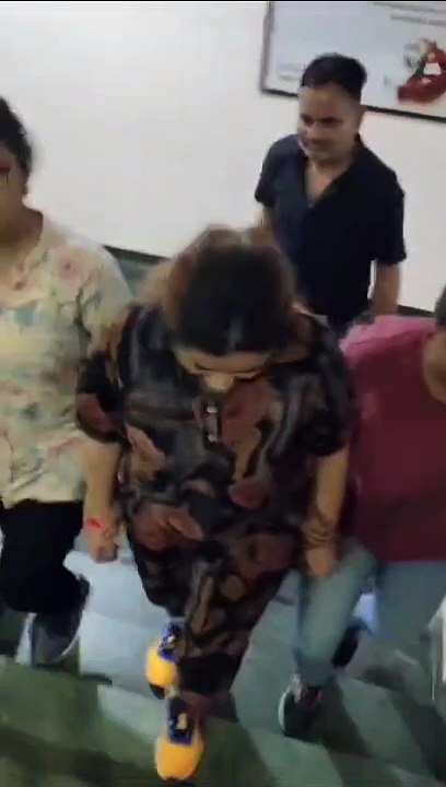 Absconding Suspended Lady Police Constable Nita Chaudhary arrested by Gujarat ATS in liquor smuggling case from Limdi village from bootlegger's in-laws; procedure started to hand over to Kutch Police