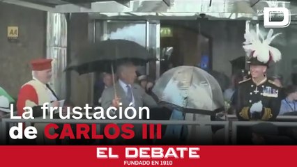 El momento en el que Rey Carlos III pierde los papeles con el abrigo de Camila