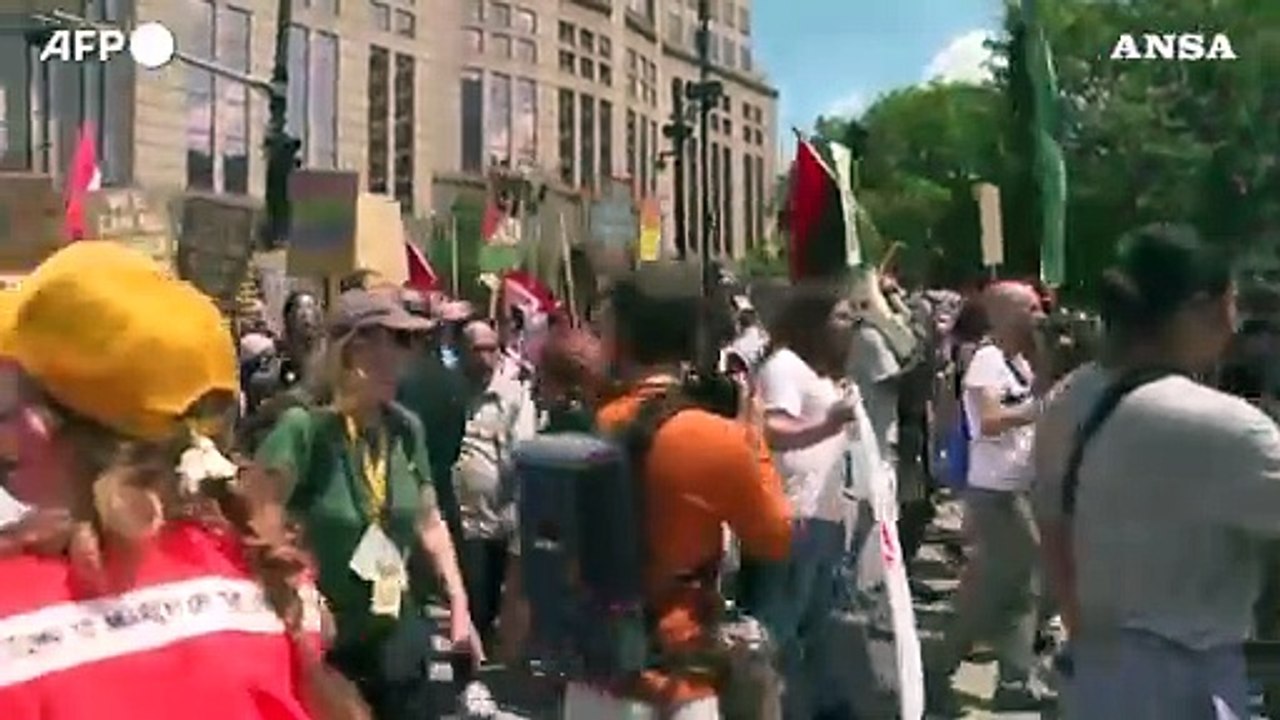 Stati Uniti, la marcia anti-Trump a Milwaukee