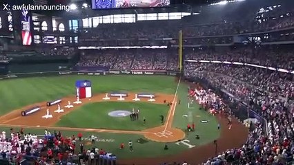 Ingrid Andress y su interpretación del himno nacional de Estados Unidos.